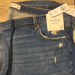 Abercrombie & Fitch The Skinny High Rise Jean inside 37/24R